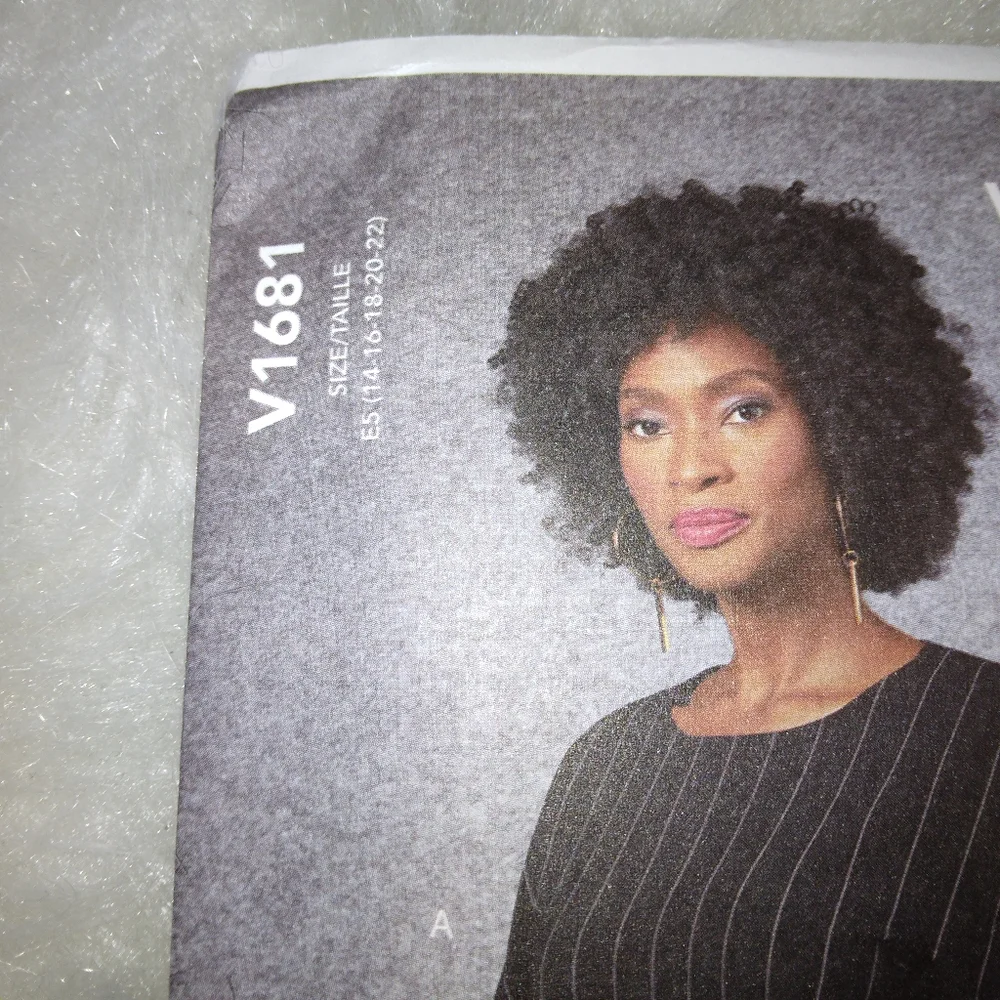 VOGUE V1681 Sz 16-22 Misses loose fitting tops in 2 styles